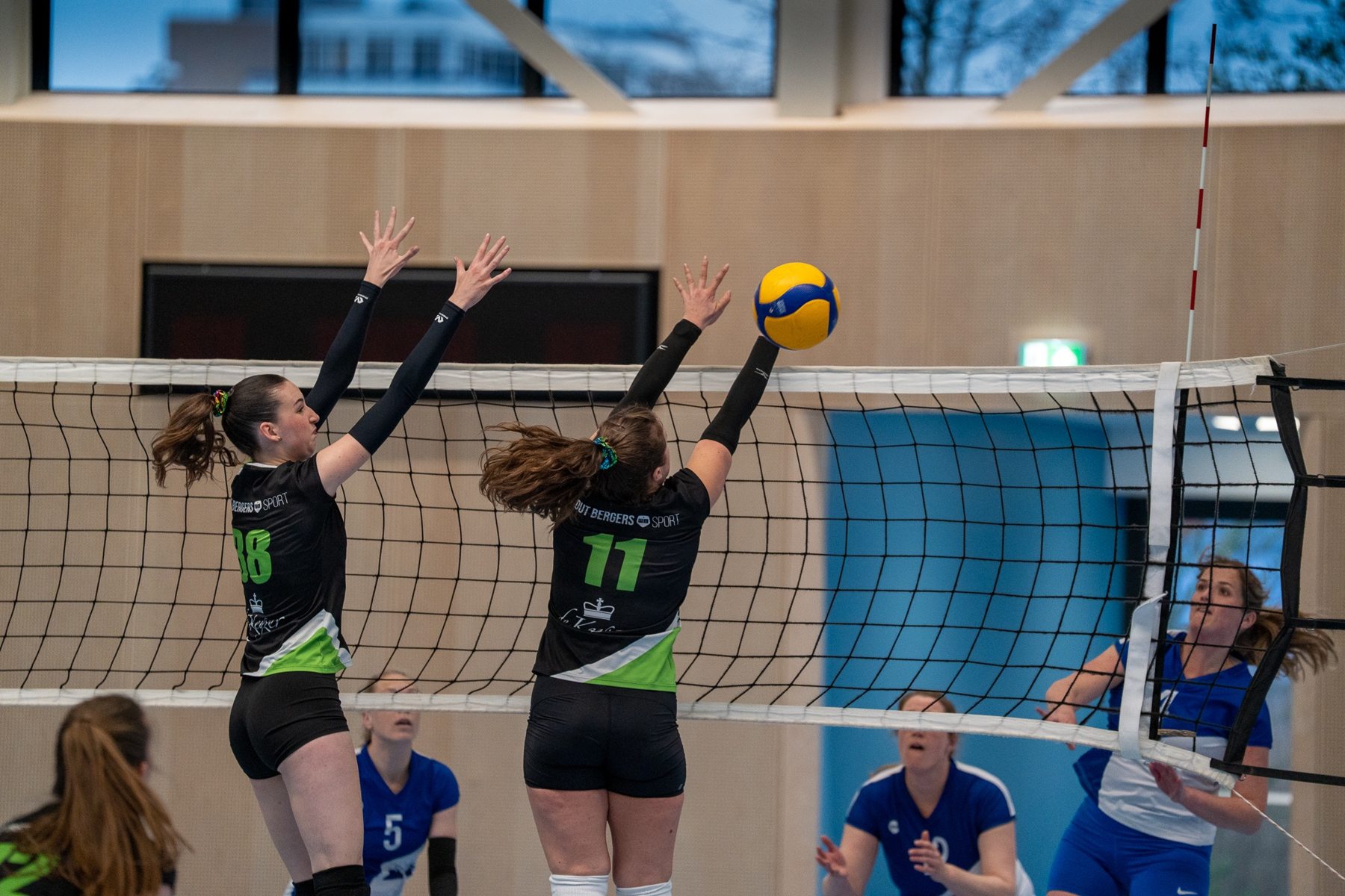 Volleyball — The block photographed by FG Studio